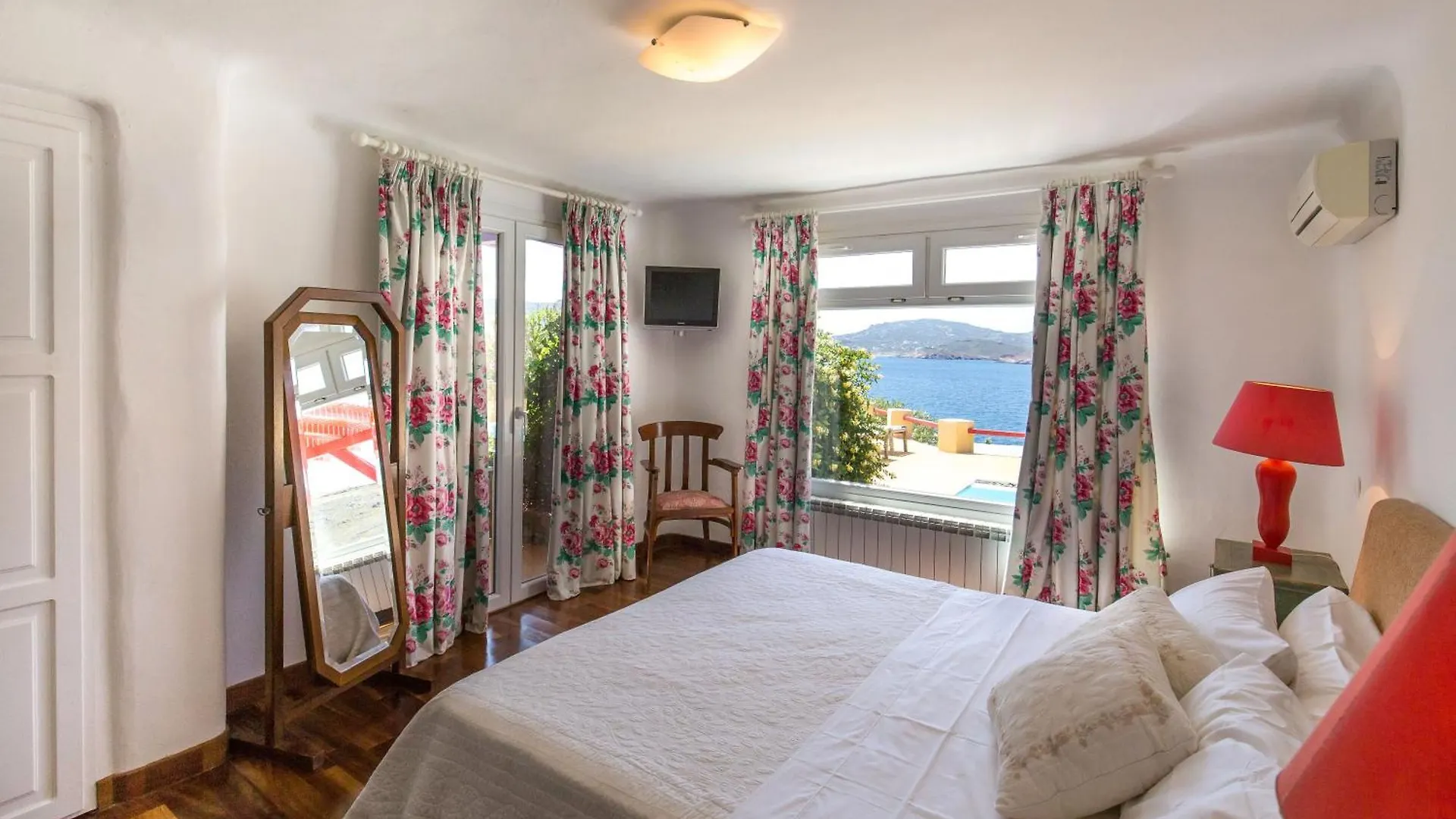 Cosy Three Bedroom Villa In Agios Sostis Mykonos Town